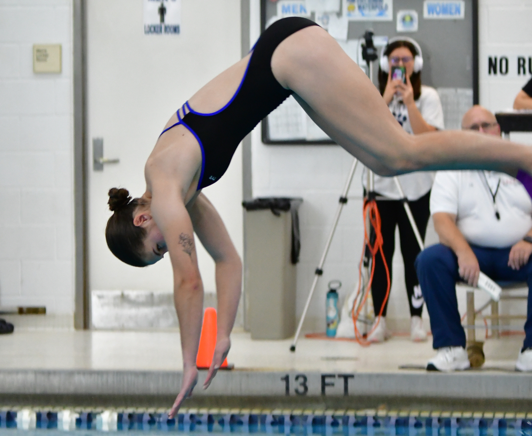 Women’s Swimming and Diving Hosts Tri-Meet for Senior Day